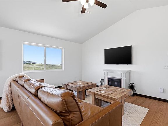 3rd image of 24024 Bridle Ridge Rd