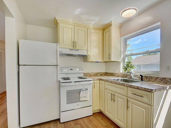 5th image of 324 N F Street
