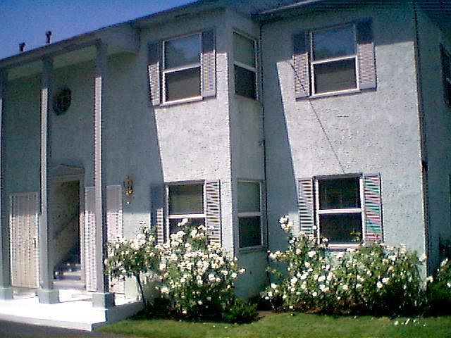 1st image of 916 E Chevy Chase Dr #1/2