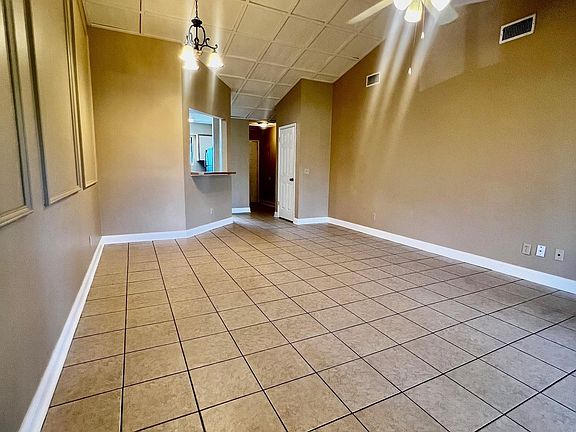 4th image of 107 White Fawn Dr #107