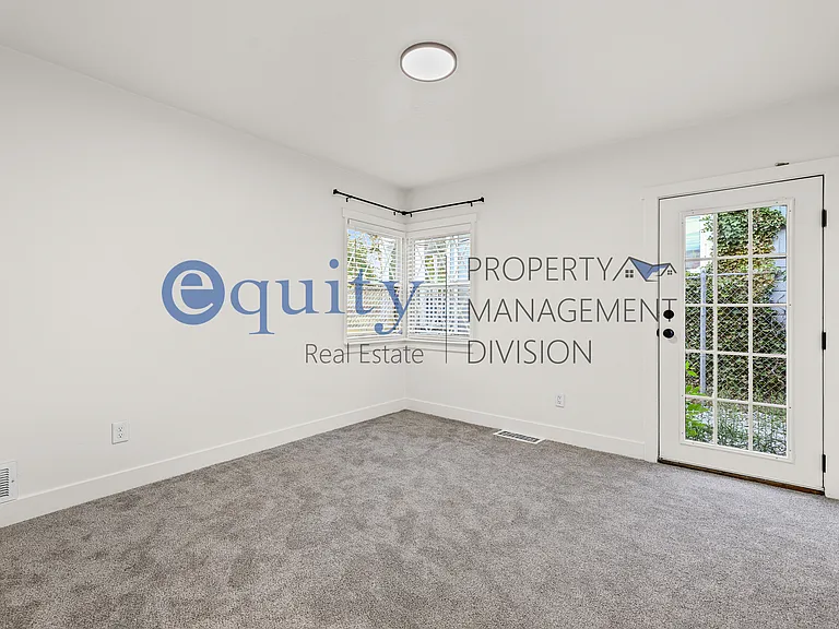 852 E Roosevelt Ave #1 — Photo 6