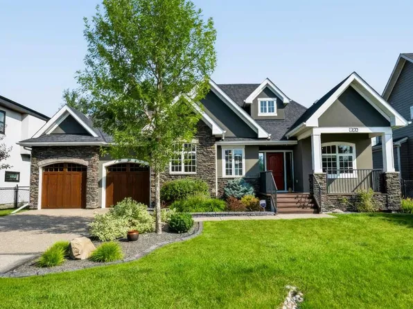 924 W East Lakeview Rd, Chestermere, AB T1X 0L9