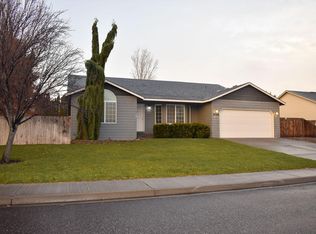 5700 Ala Wai Ct, West Richland, WA 99353