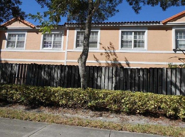 2nd image of 2341 SW 84th Ter