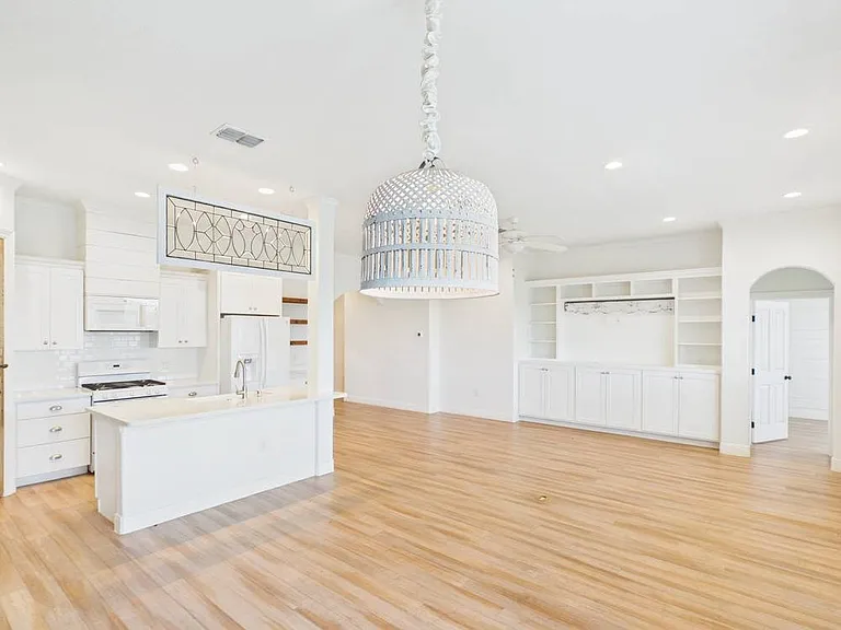 1705 Cherrywood Dr — Photo 17