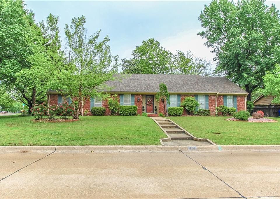 1st image of 449 Thorton Dr