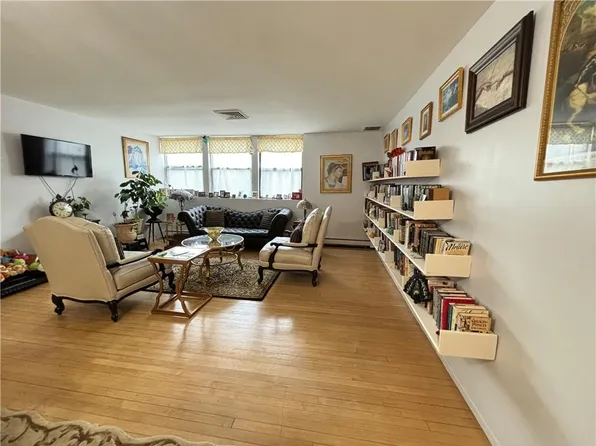 60 Kensico Road #16, Thornwood, NY 10594