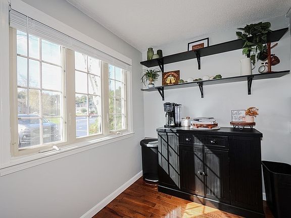 4th image of 936 Fox Hollow Dr #936