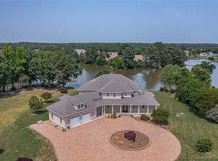 249 Grove Point Rd, Kilmarnock, VA 22482