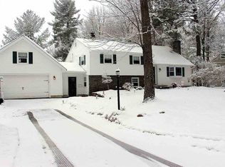 929 Meadow Ln, Niskayuna, NY 12309