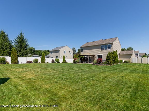 4th image of 3901 Carnaby Dr