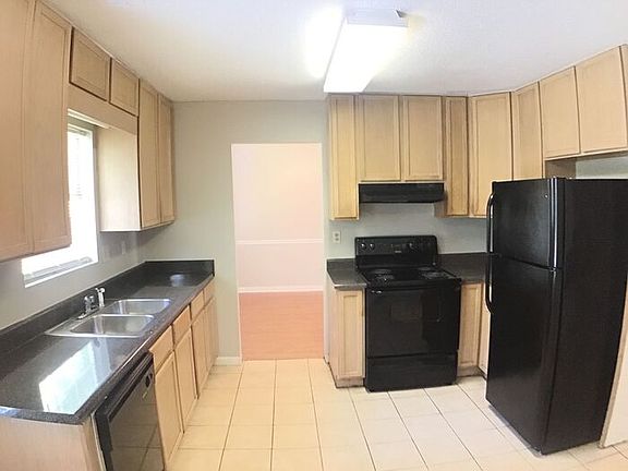 4th image of 683 Kilkenny Cir