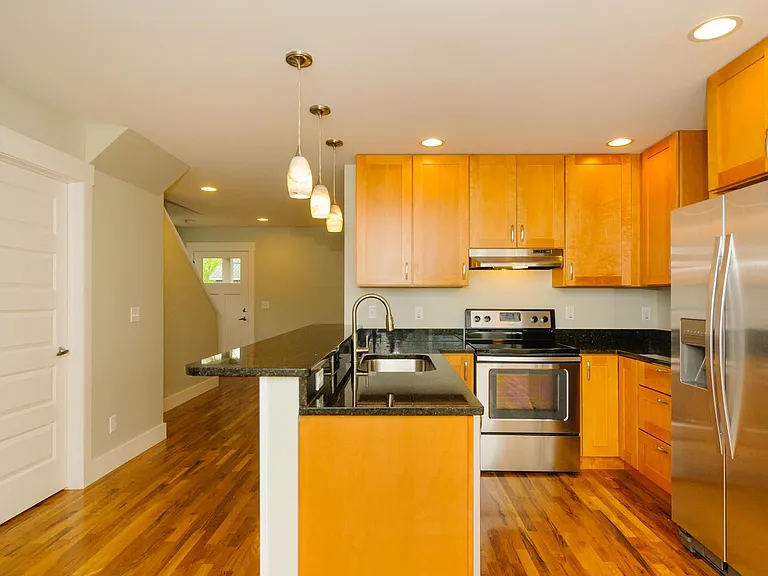 11 Hubbard Ave — Photo 8