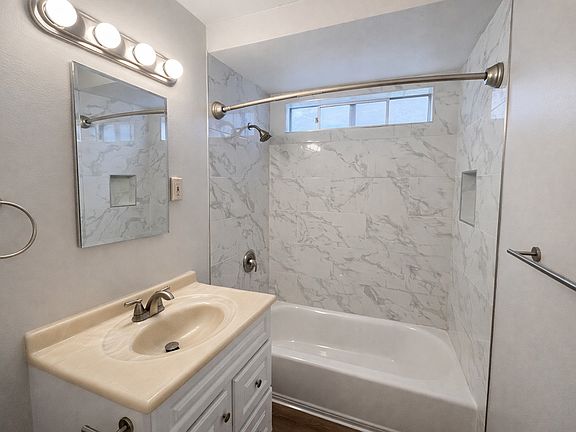 5th image of 1747 Hornblend St APT A