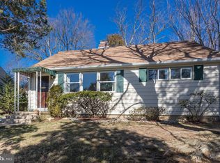 6708 Barrett Rd, Falls Church, VA 22042