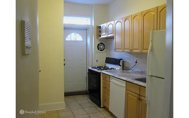 Rented by Douglas Elliman | media 28