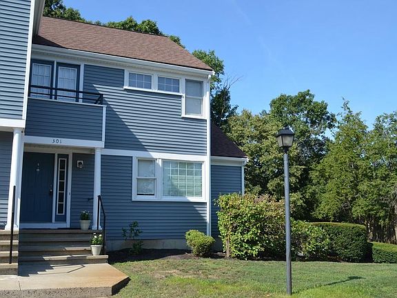 2nd image of 501 Auburn St APT 301