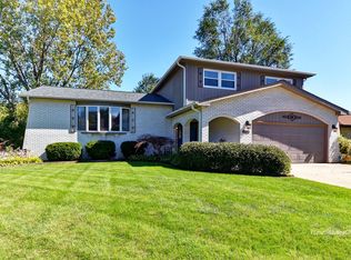 402 Garden Ter, Shorewood, IL 60404