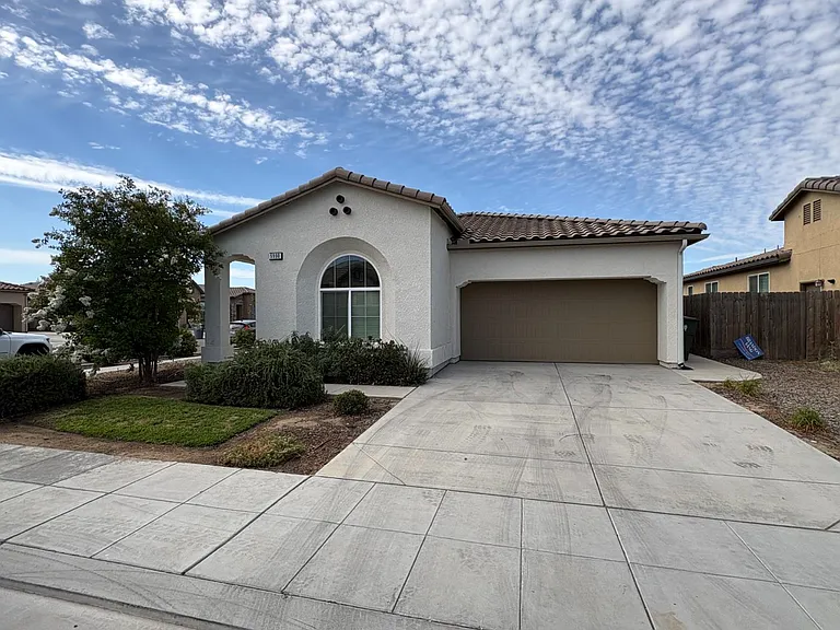 5990 E Kerckhoff Ave — Photo 35