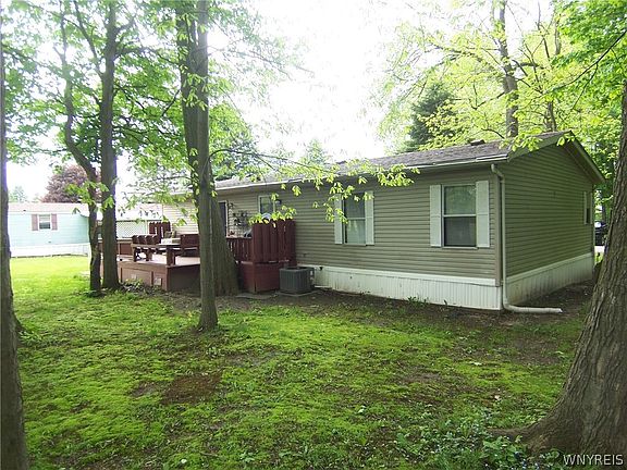 3rd image of 5066 Clinton Street Rd