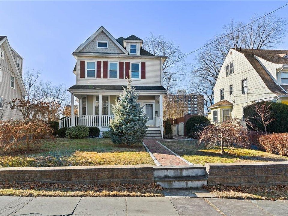 1st image of 12 Oakwood Avenue