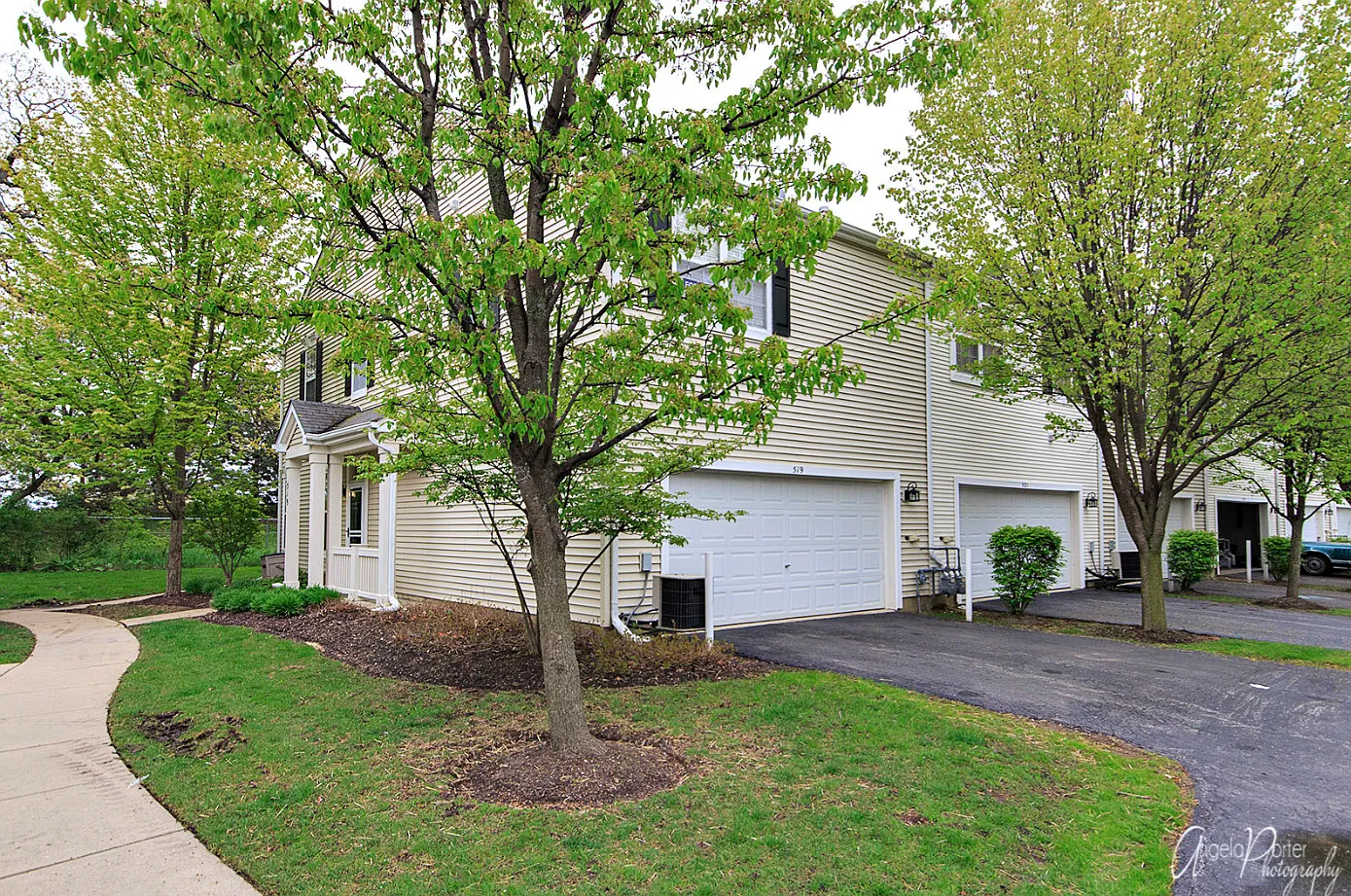 3 bed, 2.5 bath, 1617 sqft, $2,500 — Photo 1