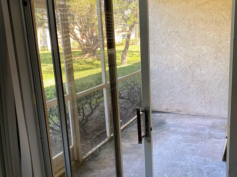 1544 SE Royal Green Cir #101 — Photo 9
