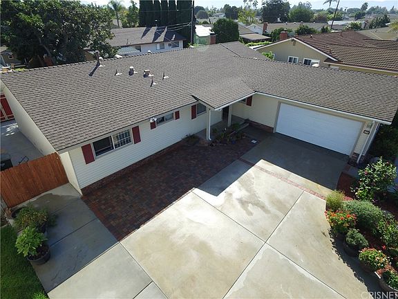 3rd image of 1236 Bedford Dr