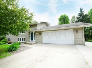 416 Edgewood Rd, Thompson, ND 58278