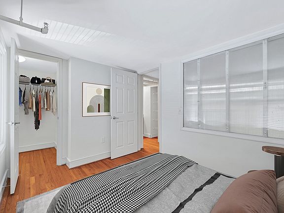 4th image of 17 W Broad St APT 5P