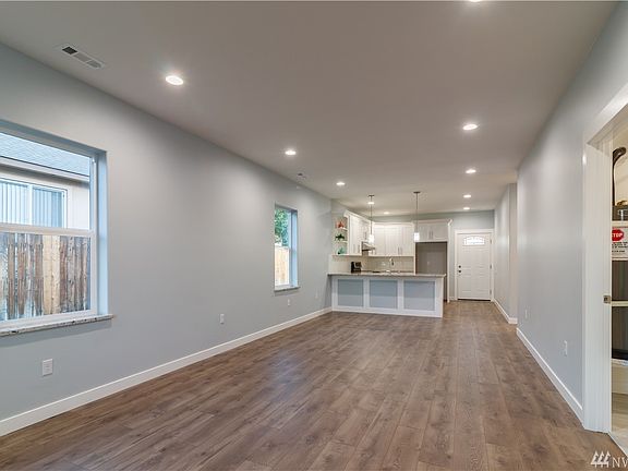 4th image of 9127 Space St NE
