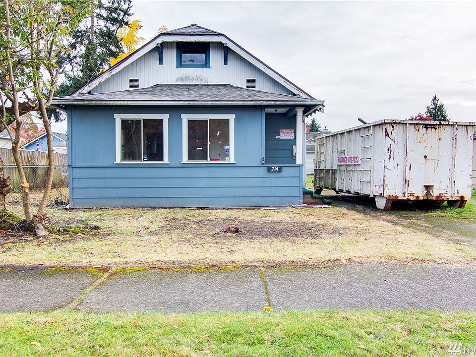 2nd image of 714 8th St SE