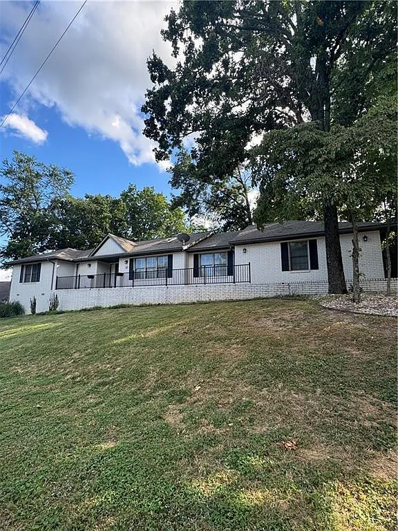 2 bed, 2.5 bath, 2081 sqft, $2,250 — Photo 1