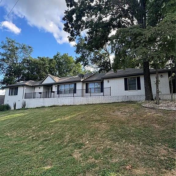 47 Dalton Dr — Photo 1