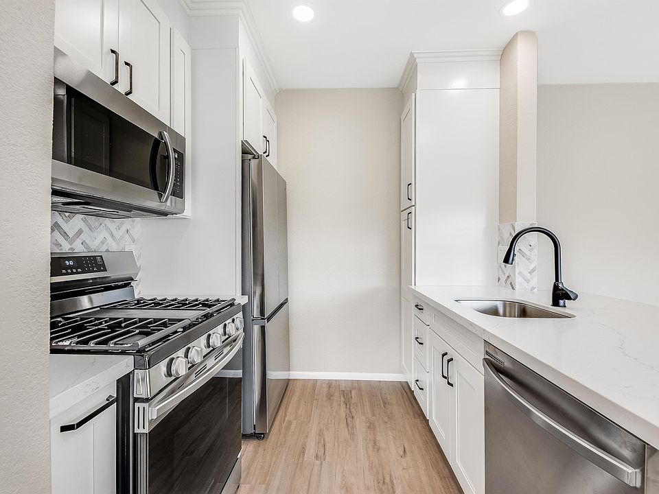 1st image of 91-284 Hanapouli Cir