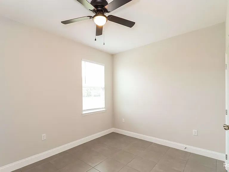 431 Arkansas Ct — Photo 11