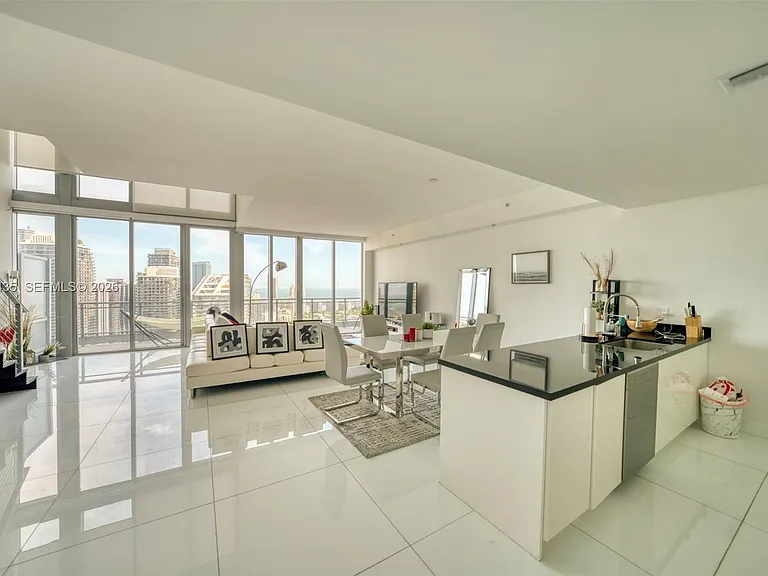92 SW 3rd St #5203 — Photo 3