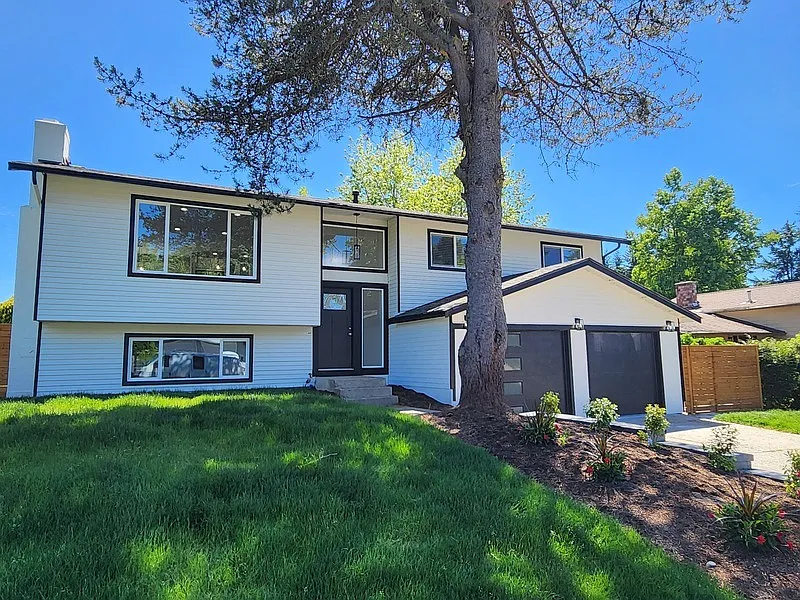 12625 NE 133rd Pl photo 1