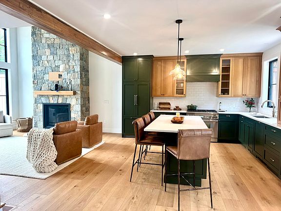 2nd image of 3 Black Diamond Road