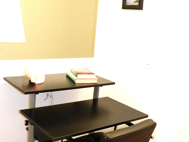 2nd Floor Writing Desk in Hallway - No work should be done while on vacation!