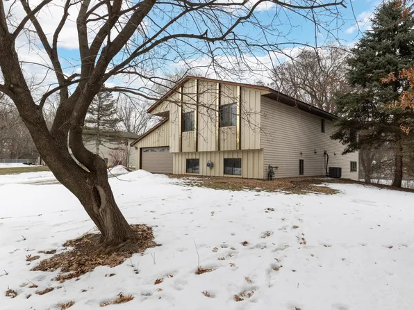 4626 Lenore Ln, Eagan, MN 55122