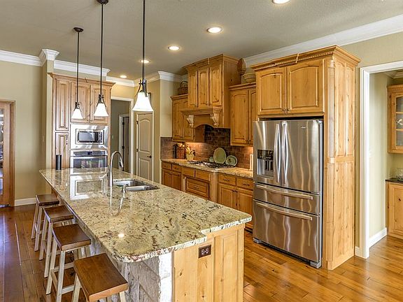 5th image of 5801 Pebble Beach Dr