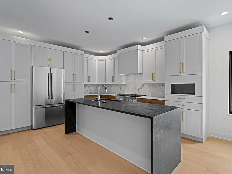 706 Latona St #G — Photo 8