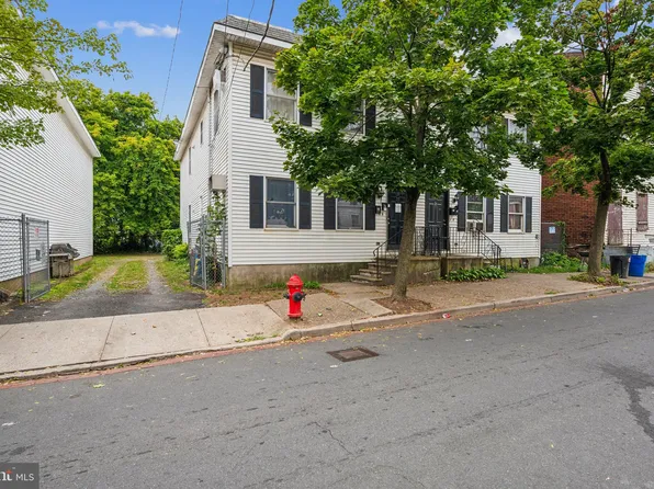 31 Middle Rose St, Trenton, NJ 08618