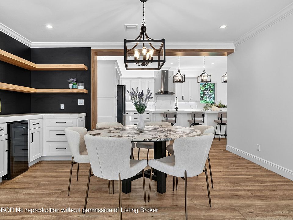 1st image of 301 Pilgrim Rd