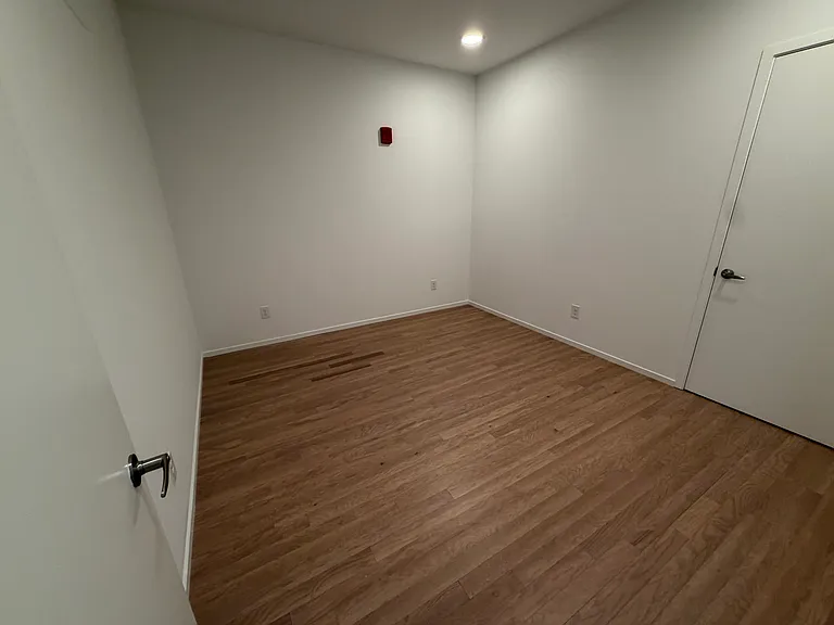 806 Olympic St #402 — Photo 16