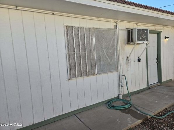 909 N Kadota Ave