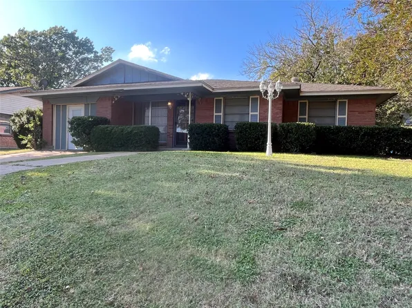 507 Lakeshore Dr, Ennis, TX 75119