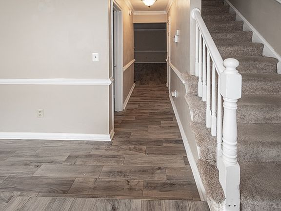 3rd image of 735 Kennesaw Ct