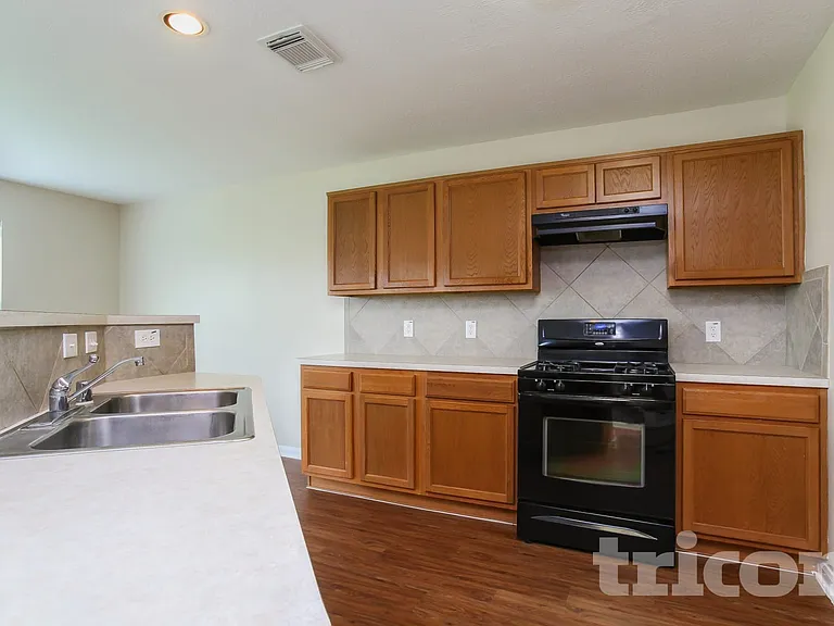 3643 Fuller Bluff Dr — Photo 5